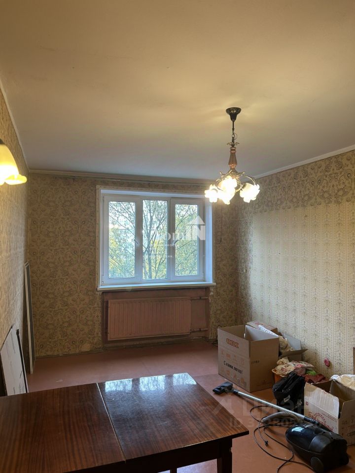 Продажа 3-комн квартиры на вторичном рынке Будапештская улица, 98К1