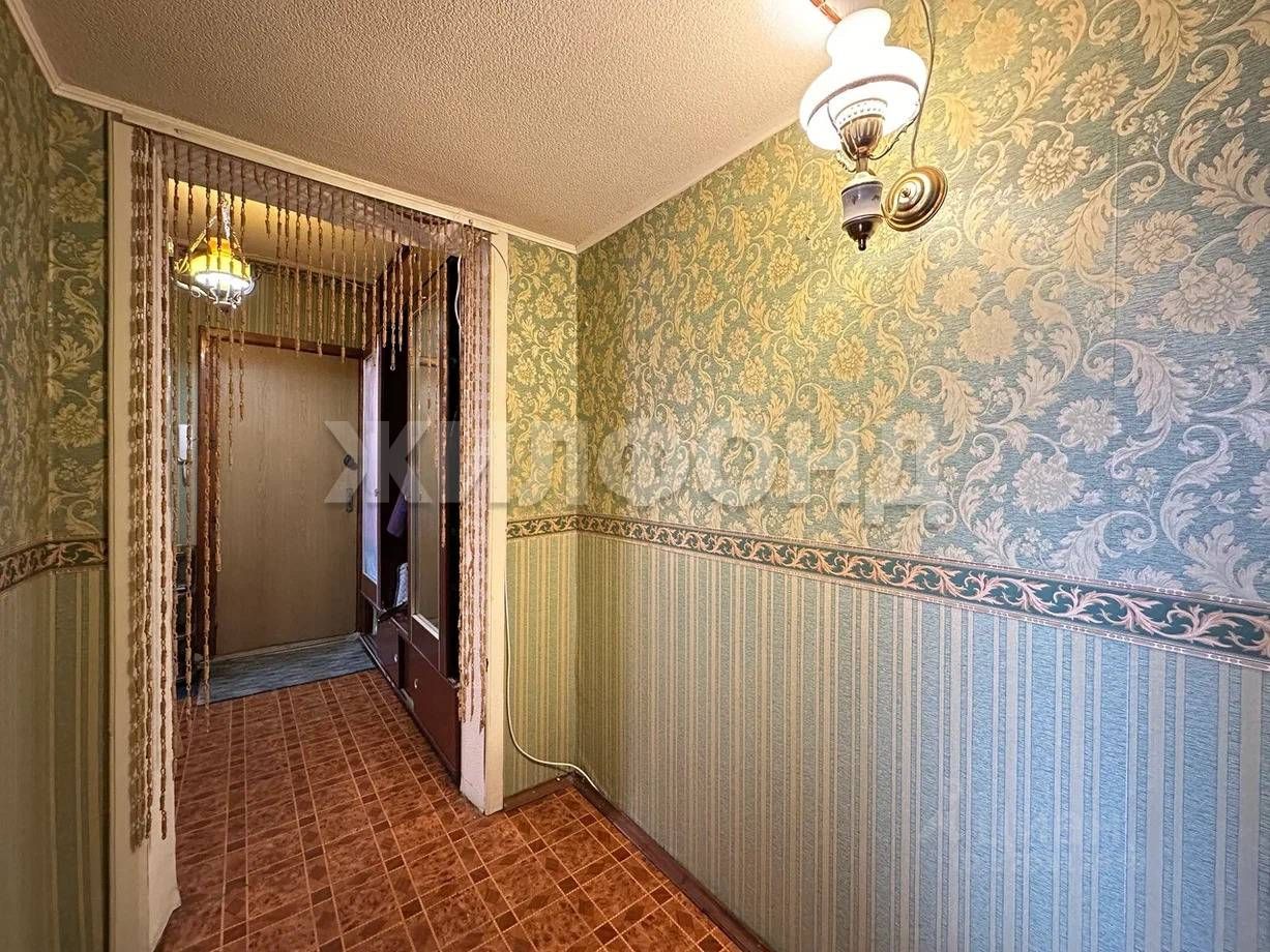 Продажа 3-комн квартиры на вторичном рынке Дунайский проспект, 24