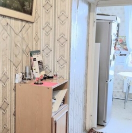 Продажа 2-комн квартиры на вторичном рынке улица Маршала Захарова,  д. 27 к1
