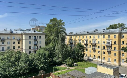 Продажа 3-комн квартиры на вторичном рынке Среднеохтинский проспект,  д. 40