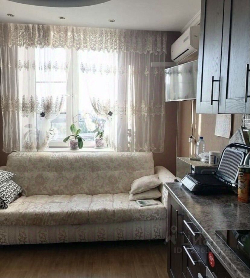 Продажа 2-комн квартиры на вторичном рынке Реутов, улица Октября, 38