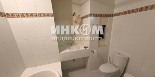 3-комн квартира улица Генерала Белобородова,  д. 21