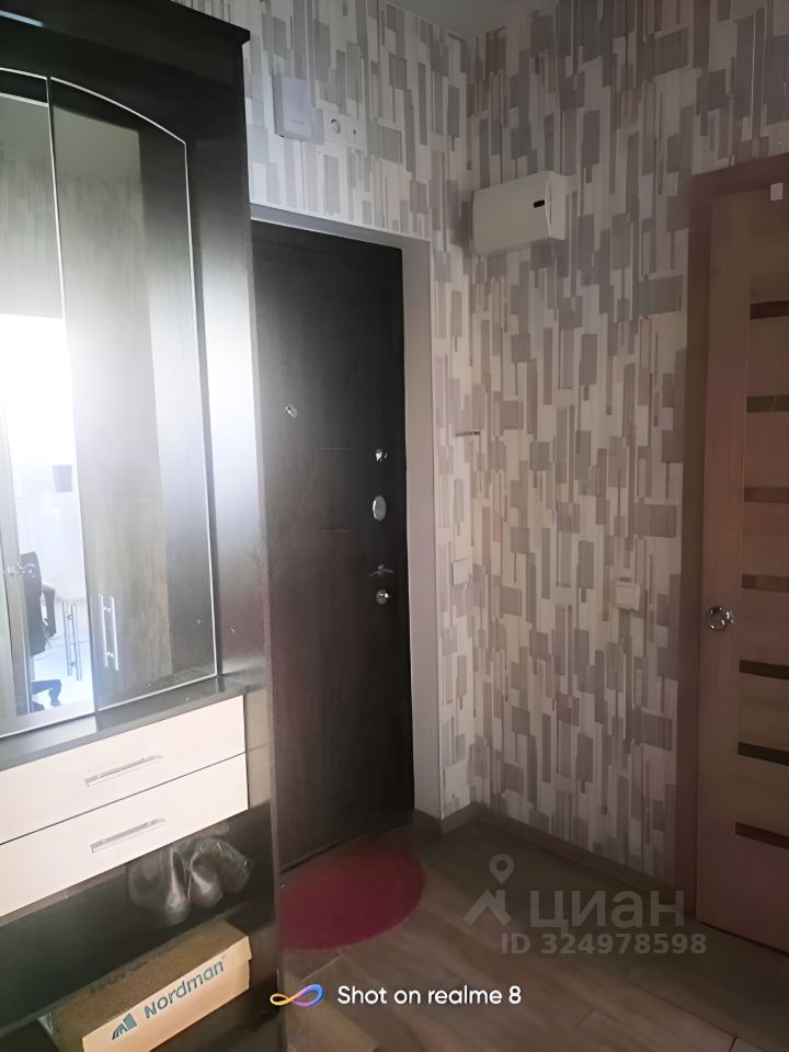 Продажа 1-комн квартиры на вторичном рынке Свердловский пгт, улица Молодежная, 2
