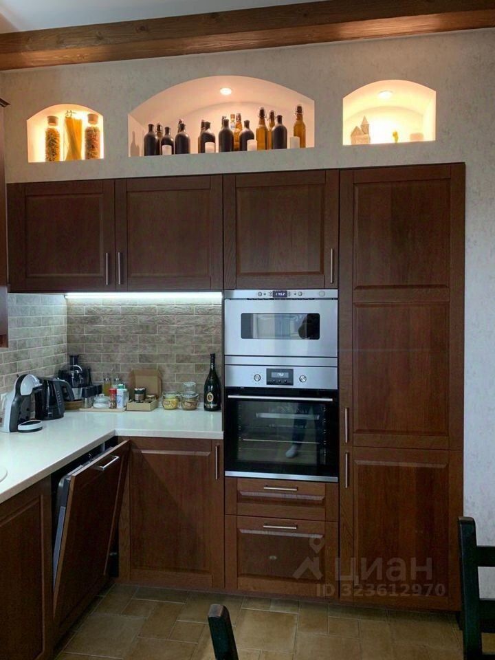 Продажа 2-комн квартиры на вторичном рынке д. Глинка, улица Малоэтажная, 1