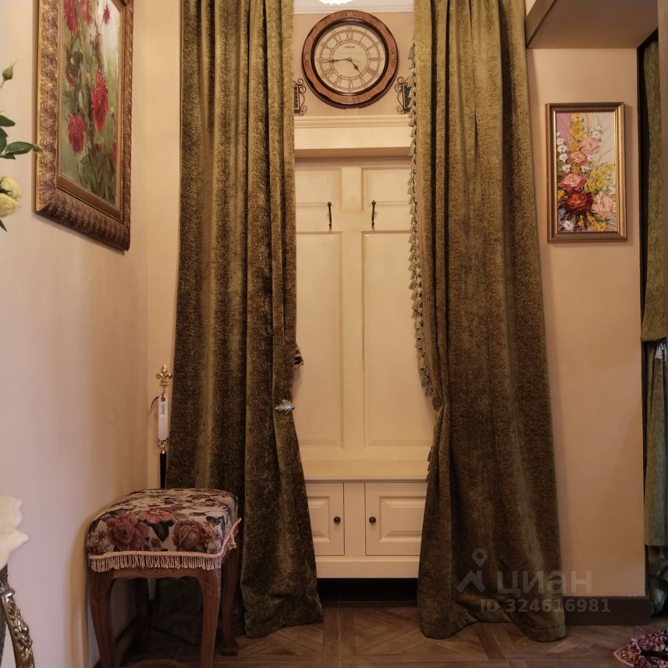 Продажа 4-комн квартиры на вторичном рынке Нежинская улица, 4