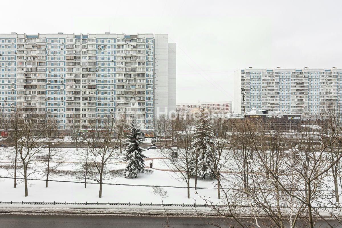 Продажа 2-комн квартиры на вторичном рынке Осенний бульвар, 10К1