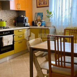 Продажа 1-комн квартиры на вторичном рынке Апрелевка, Цветочный пер,  д. 6