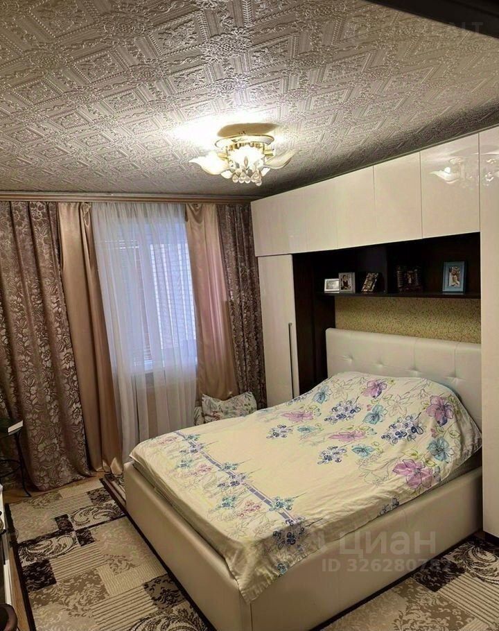 Продажа 3-комн квартиры на вторичном рынке Коломна, улица Октябрьской Революции, 372