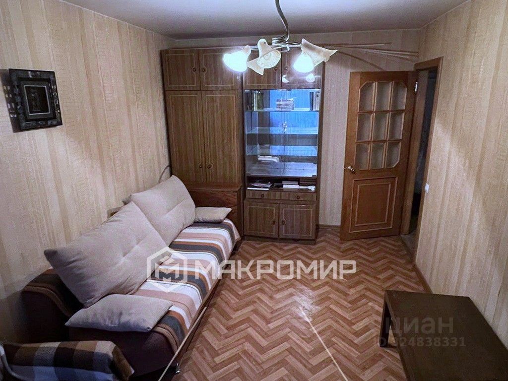 Продажа 3-комн квартиры на вторичном рынке Пушкин, Ленинградская улица, 33