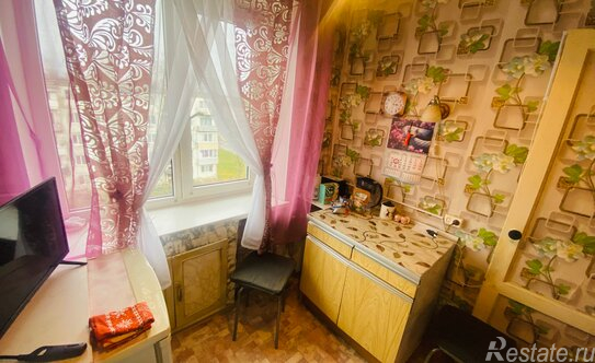 Продажа 2-комн квартиры на вторичном рынке Оредеж, улица Карла Маркса,  д. 12