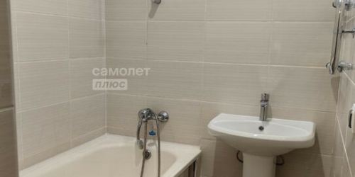 2-комн квартира улица Петра Романова,  д. 18