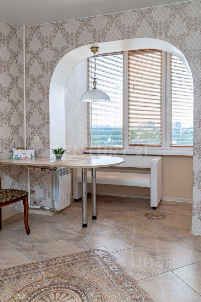 Продажа 4-комн квартиры на вторичном рынке Выборгское шоссе, 31