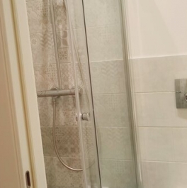 Продажа 4-комн квартиры на вторичном рынке Лахтинская улица,  д. 25Б