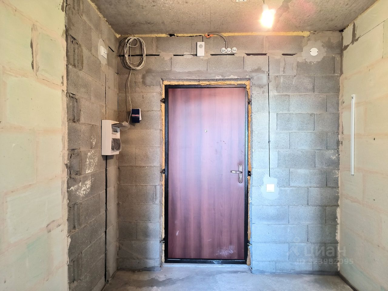 Продажа 1-комн квартиры на вторичном рынке пос. Янино-1, улица Заводская, 18к2