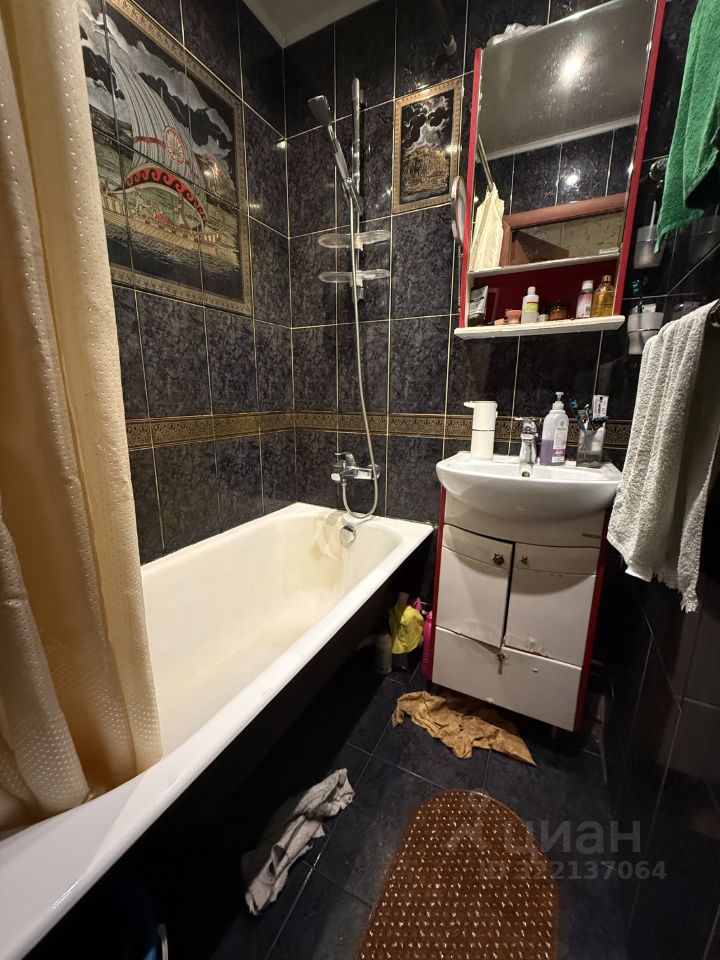 Продажа 3-комн квартиры на вторичном рынке Аэродромная улица, 11к3