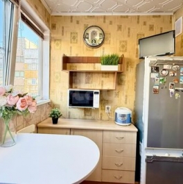 Продажа 3-комн квартиры на вторичном рынке улица Тамбасова,  д. 8 к1