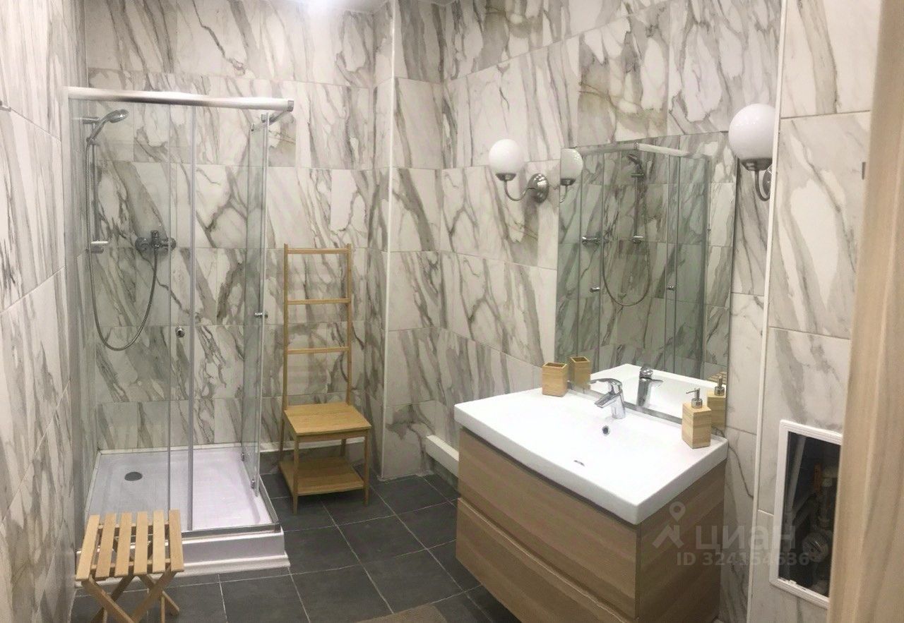 Продажа 3-комн квартиры на вторичном рынке Смоленская улица, 18