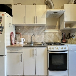 Продажа 2-комн квартиры на вторичном рынке Ветеранов пр-кт,  д. 46