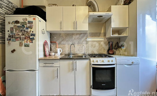 Продажа 2-комн квартиры на вторичном рынке Ветеранов пр-кт,  д. 46