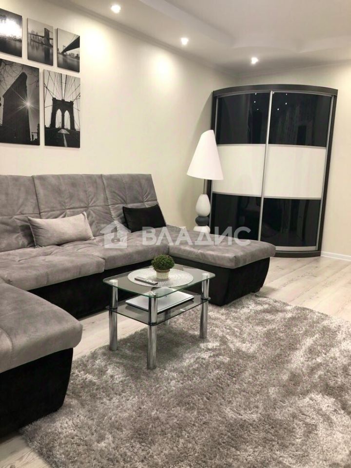 Продажа 2-комн квартиры на вторичном рынке Лопатино пгт, бульвар Солнечный,  д. 8