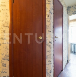 Продажа 2-комн квартиры на вторичном рынке Петергоф г, Разведчика б-р,  д. 12 к2