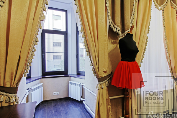 Продажа торгового помещения Кронверкская ул,  д. 1