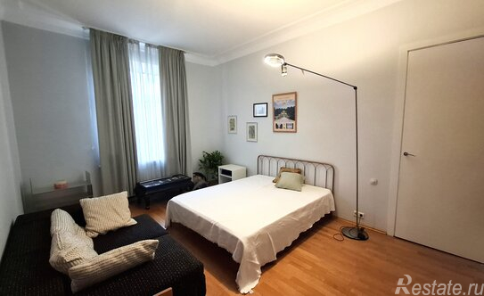 Аренда 2-комн квартиры на вторичном рынке ул Николаева,  д. 4