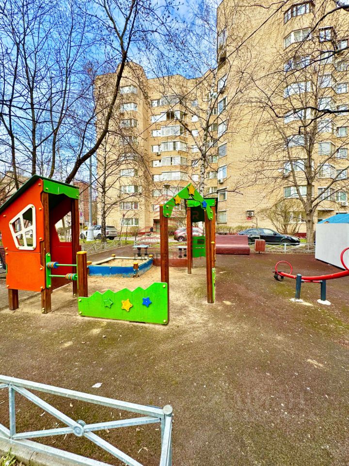 Продажа 3-комн квартиры на вторичном рынке улица Шумкина, 7
