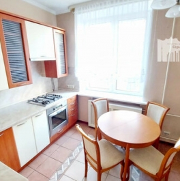 Продажа 2-комн квартиры на вторичном рынке улица Академика Комарова,  д. 18