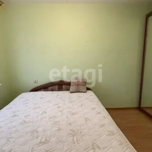 3-комн квартира Волхов, Южный б-р,  д. 5