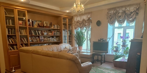 4-комн квартира Суворовский просп.,  д. 53