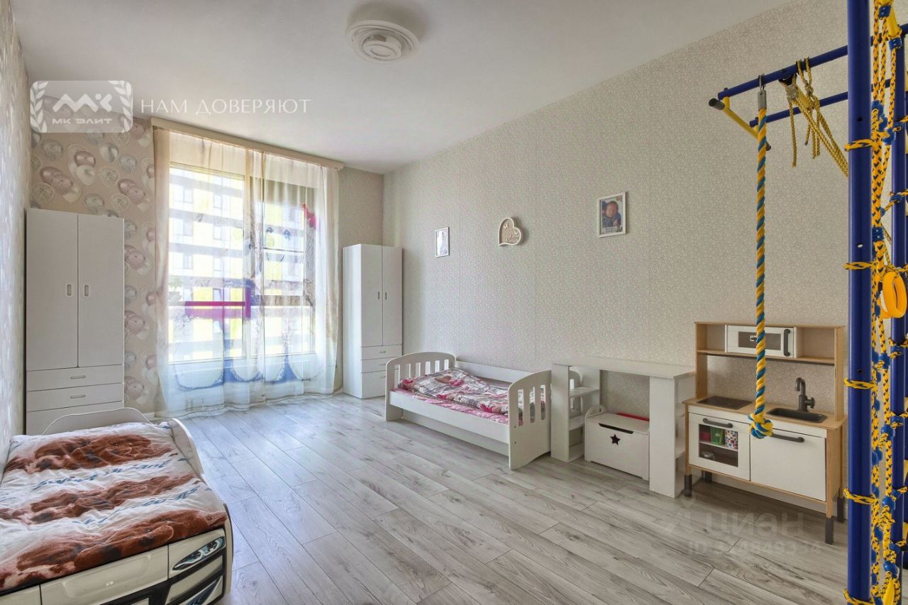 Продажа 3-комн квартиры на вторичном рынке улица Жукова, 3