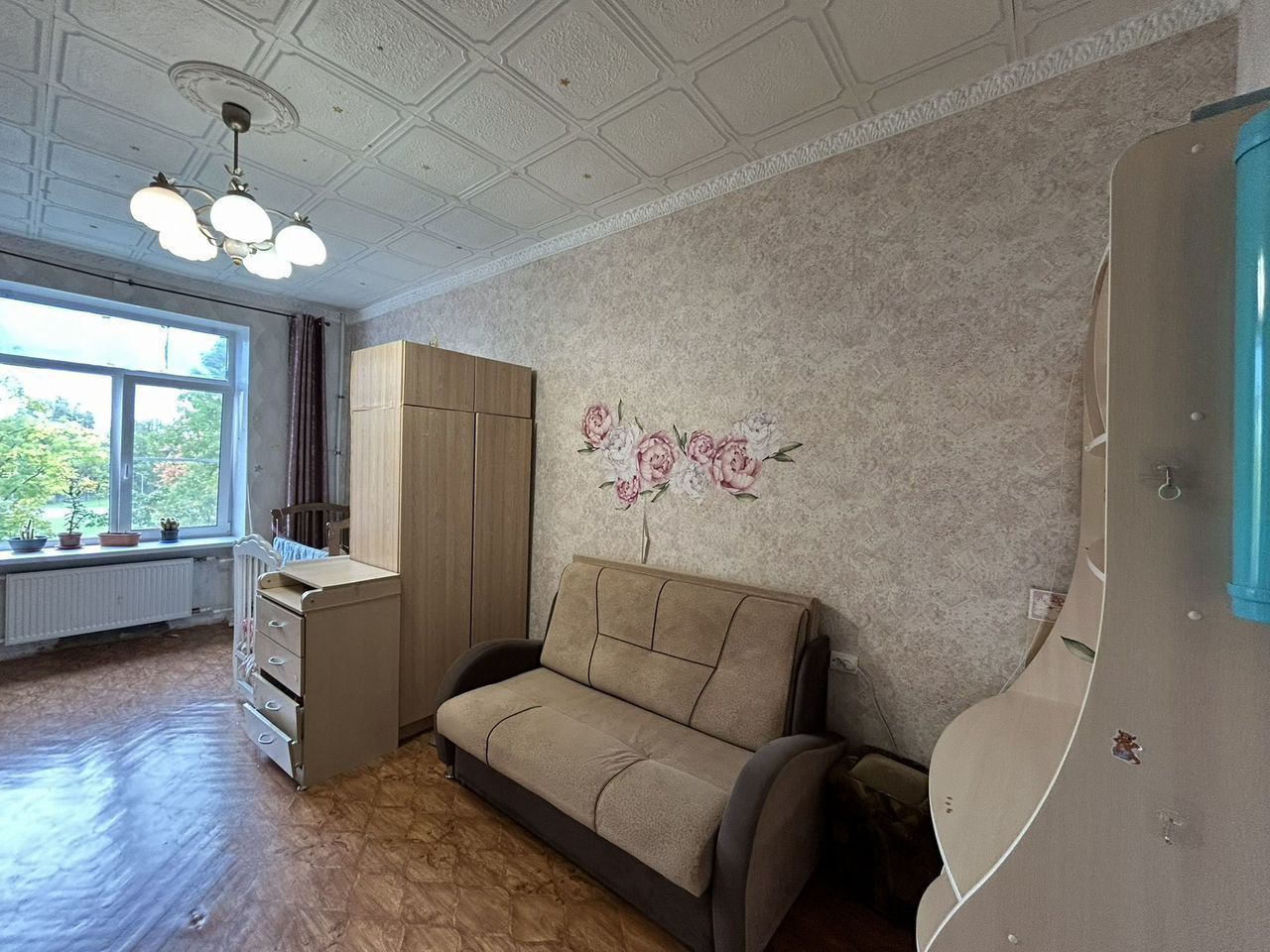 Продажа 3-комн квартиры на вторичном рынке пос. Металлострой, улица Максима Горького, 5/10