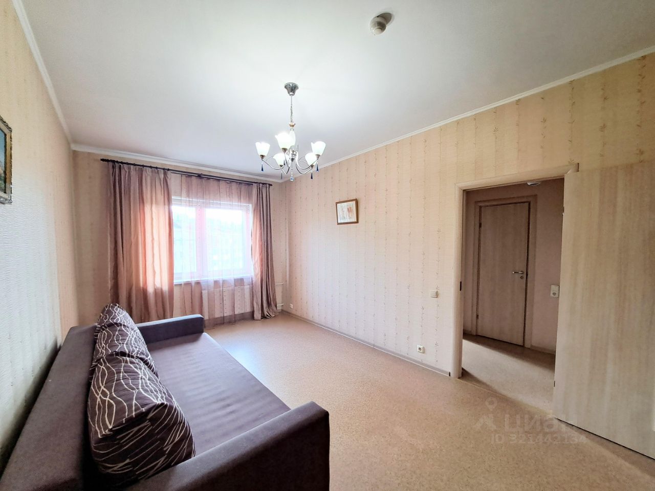 Продажа 1-комн квартиры на вторичном рынке проспект Славы, 55