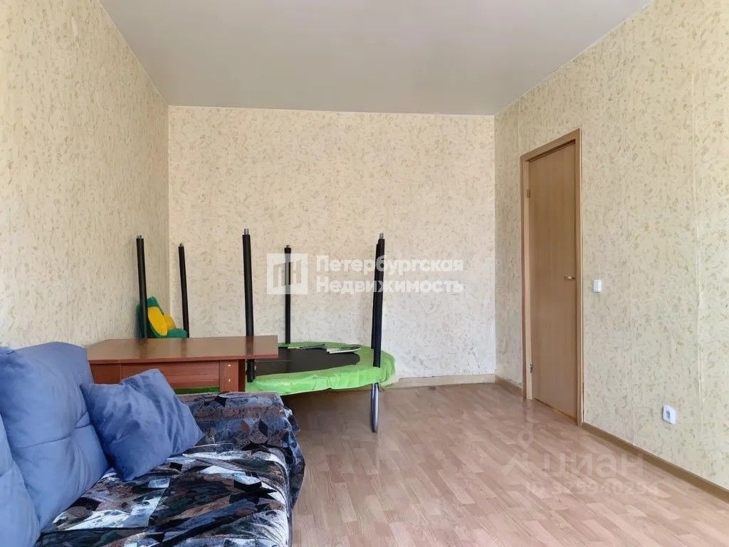 Продажа 2-комн квартиры на вторичном рынке пос. Шушары, Московское шоссе, 246