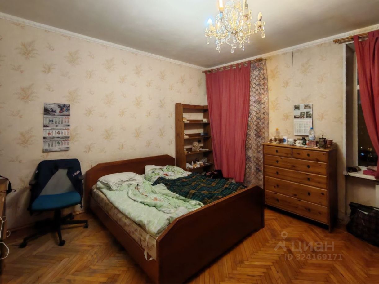 Продажа 3-комн квартиры на вторичном рынке Благодатная улица, 34