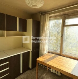 Продажа 3-комн квартиры на вторичном рынке Звёздная улица,  д. 22