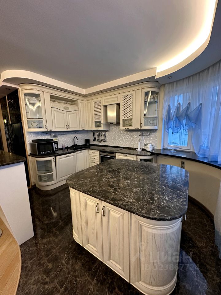 Аренда 4-комн квартиры на вторичном рынке Митинская улица, 10к1