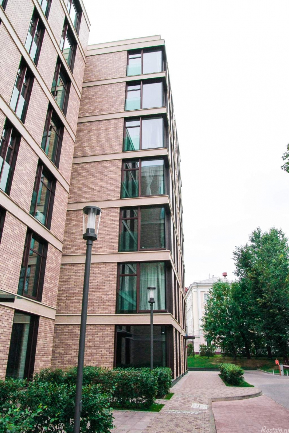 Продажа 2-комн квартиры на вторичном рынке Гороховский переулок,  д. 12