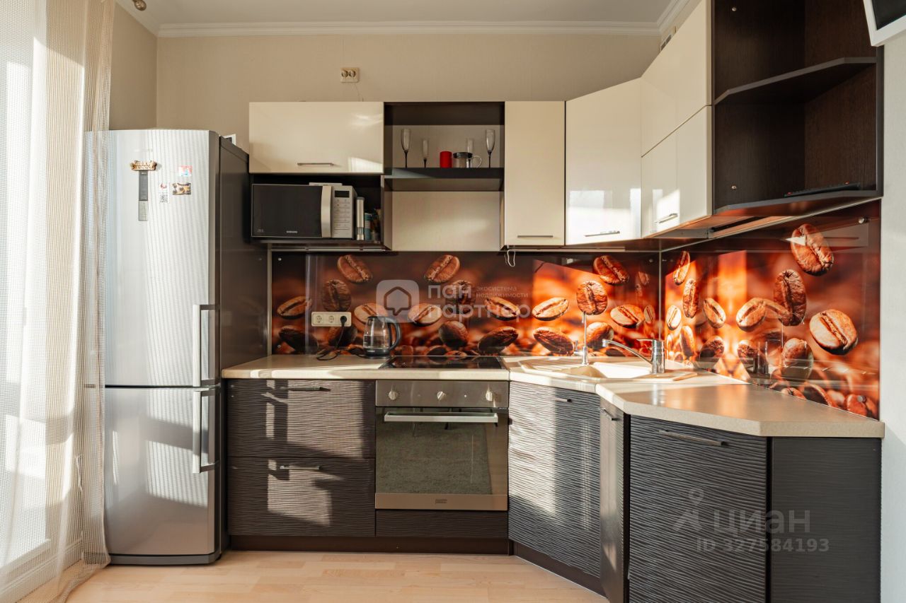 Продажа 2-комн квартиры на вторичном рынке улица Бадаева, 14к1
