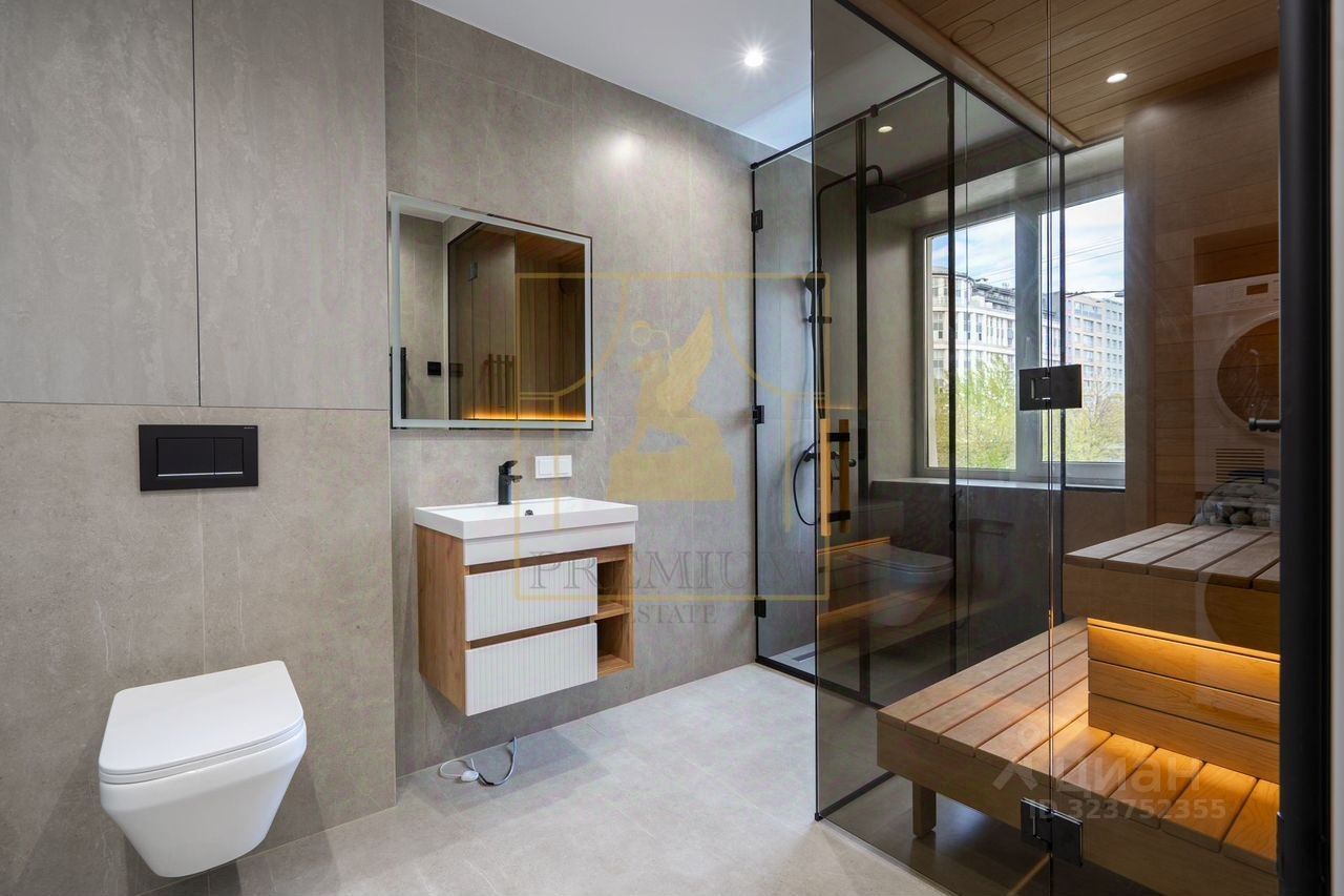 Продажа 2-комн квартиры на вторичном рынке 13-я Васильевского острова линия, 80