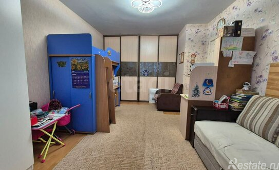 Продажа 1-комн квартиры на вторичном рынке Гатчина, ул Рощинская,  д. 17б,  к. 1