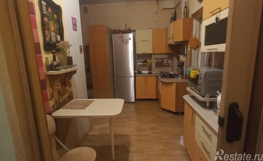 Продажа 4-комн квартиры на вторичном рынке Ропшинская улица