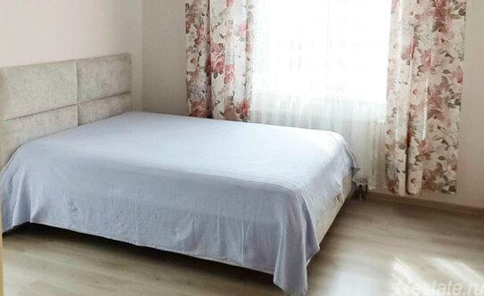 Продажа 2-комн квартиры на вторичном рынке Заречная улица,  д. 15 к1