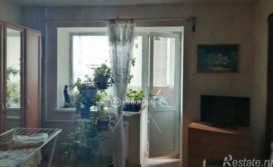 Продажа 1-комн квартиры на вторичном рынке Луга, пр-кт Урицкого,  д. 76