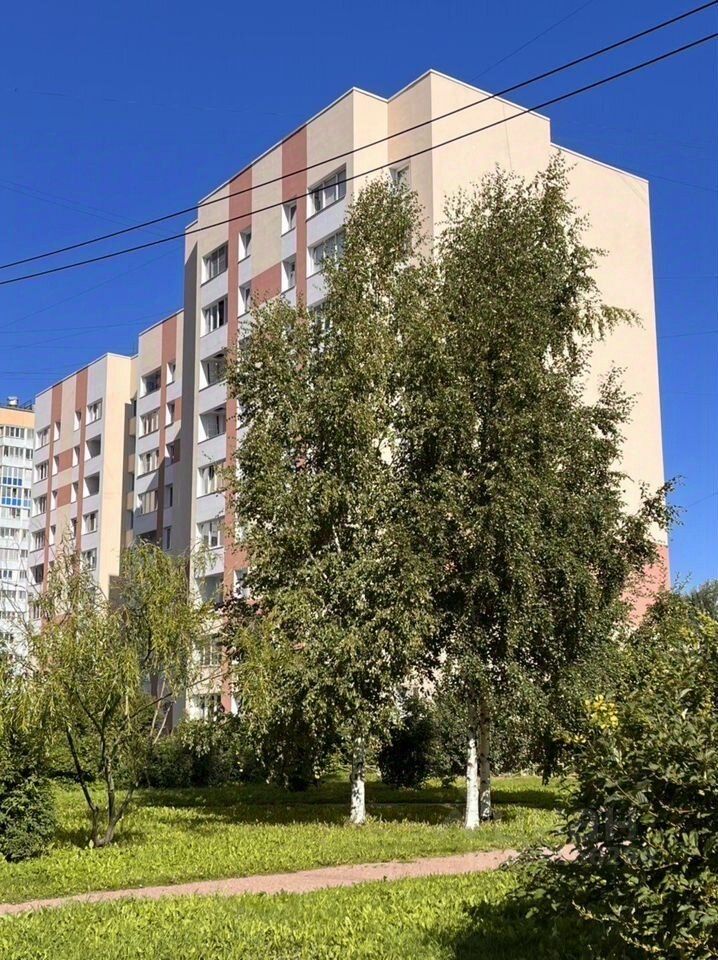 Продажа 2-комн квартиры на вторичном рынке пос. Стрельна, Львовская улица, 19