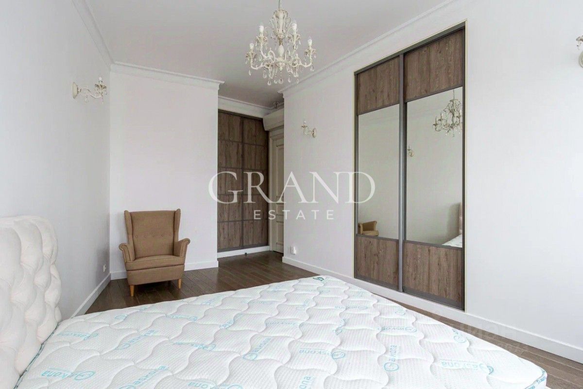 Продажа 5-комн квартиры на вторичном рынке улица Фадеева, 4А