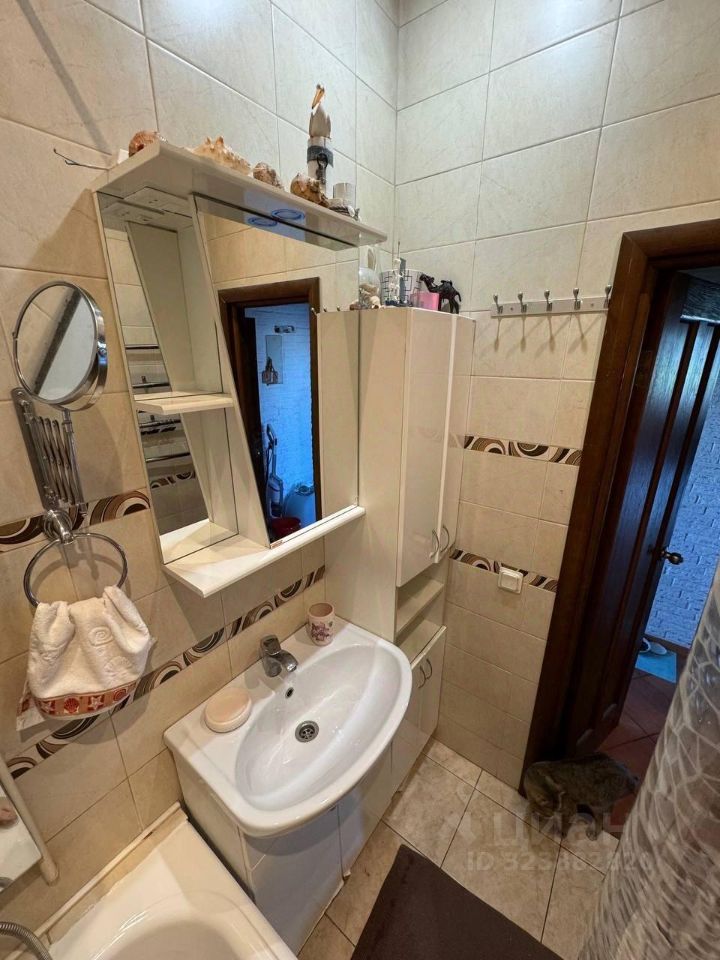 Продажа 4-комн квартиры на вторичном рынке проспект Юрия Гагарина, 11