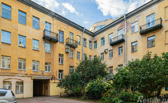 Продажа 2-комн квартиры на вторичном рынке Морская Б. ул,  д. 6