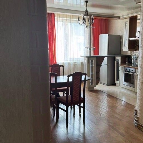 2-комн квартира улица Моисеенко, 5